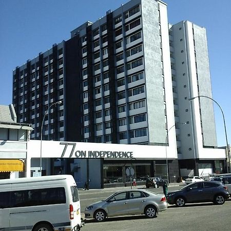 77 On Independence Apartments Windhoek Esterno foto