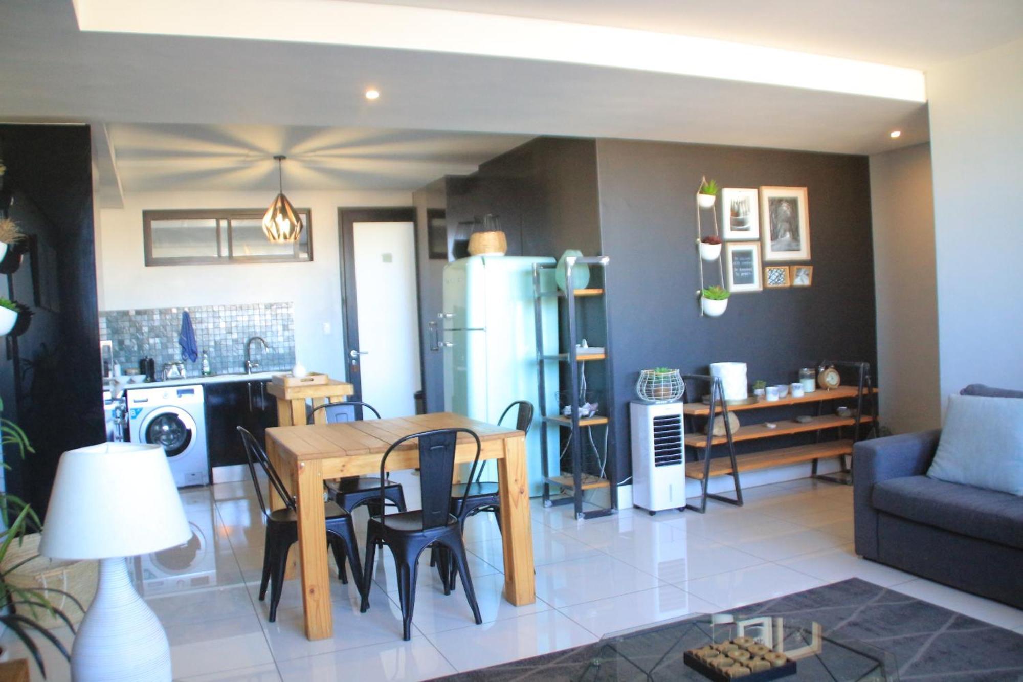 77 On Independence Apartments Windhoek Esterno foto
